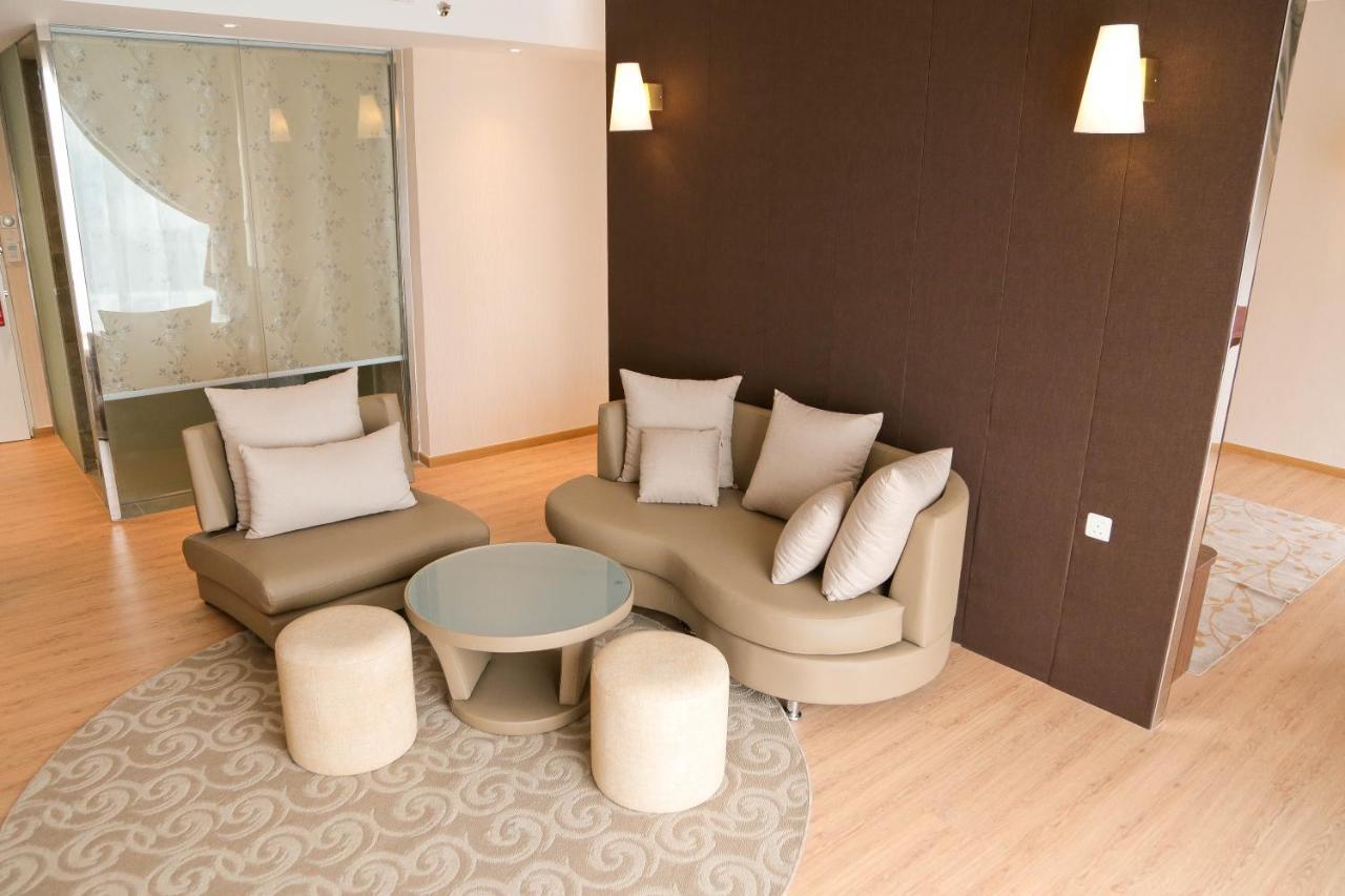 Top Holiday Hotel Seri Kembangan Exterior foto