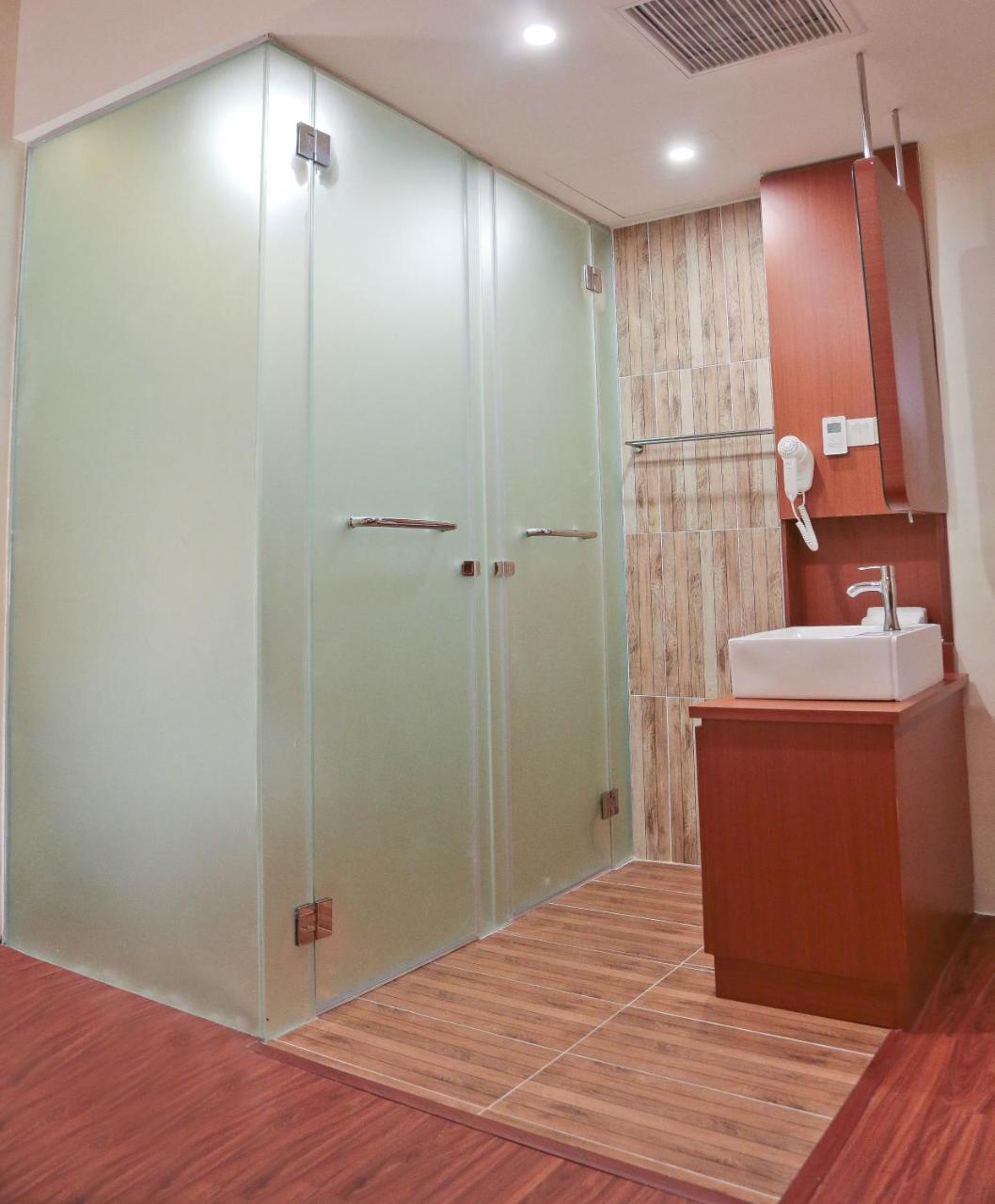 Top Holiday Hotel Seri Kembangan Exterior foto