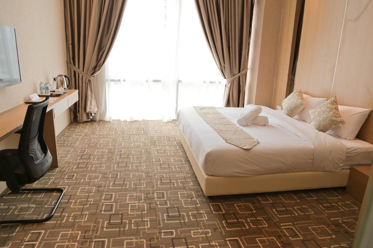 Top Holiday Hotel Seri Kembangan Exterior foto