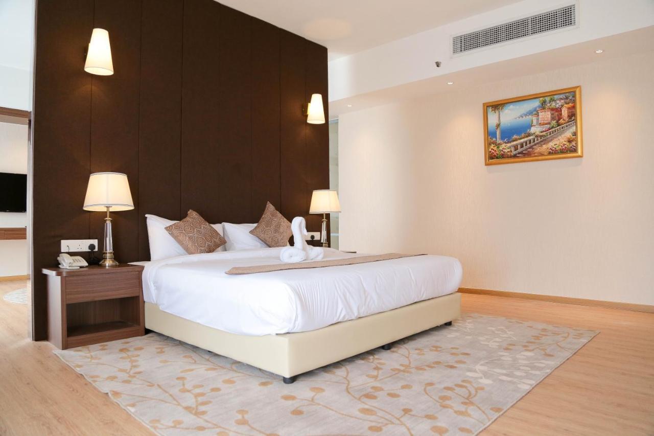Top Holiday Hotel Seri Kembangan Exterior foto